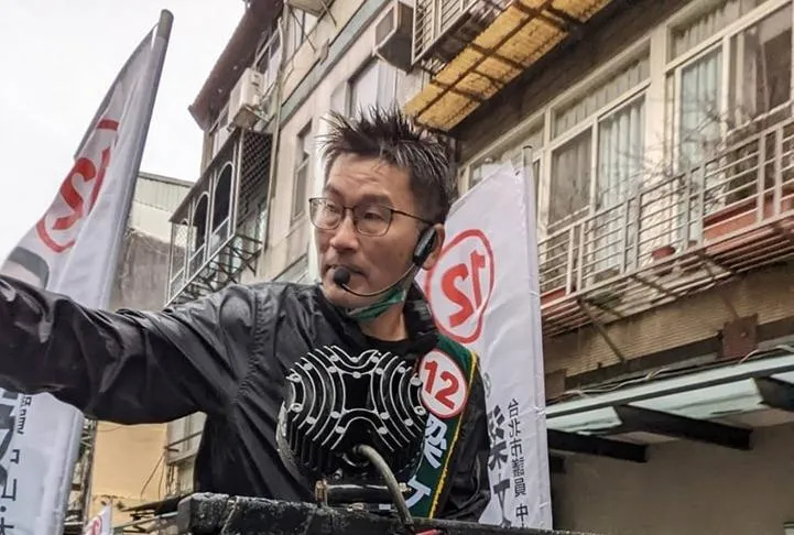 梁文傑因對陸立場急轉彎關閉臉書？　網友酸：時空背景不同之術