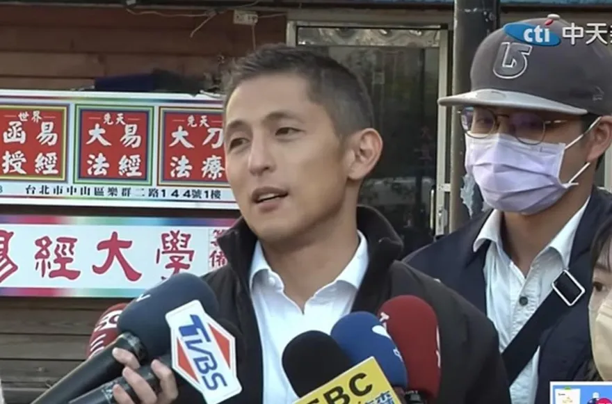 【影】稅收超徵吳怡農稱要扣除舉債　高雄網紅的她怒了：你真的學經濟的？