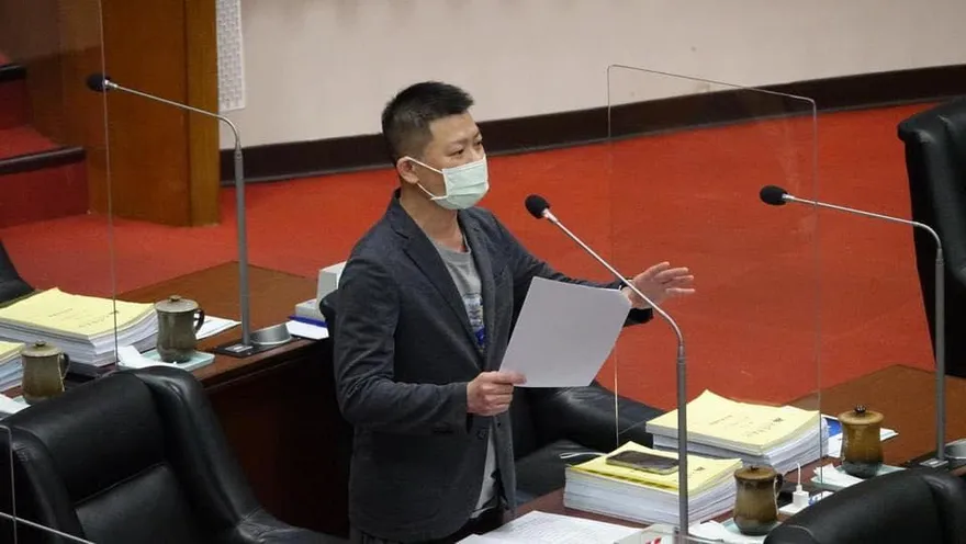 曾俊傑帶槍投靠民進黨！網氣炸灌爆臉書怒轟「背骨仔」