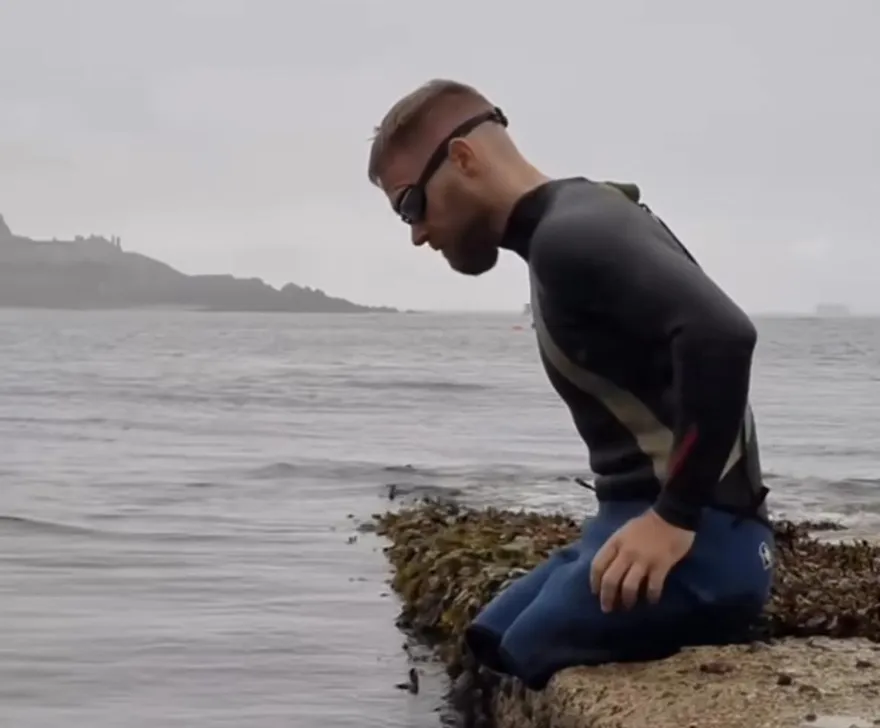 自強不息！前英國軍人截肢剩左手　冬泳1公里僅花35分鐘或可打破世界紀錄