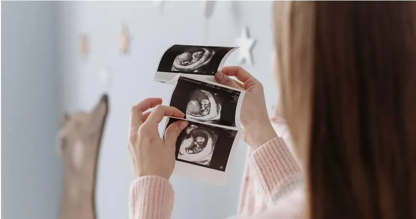 慘了！女友拿圓規「刺破保險套」聖誕節收超音波照傻眼：最可怕的禮物！