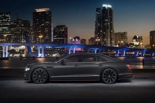 賓利與潮牌設計師聯名合作！油電豪車Flying Spur特別版正式亮相　全球僅此一輛