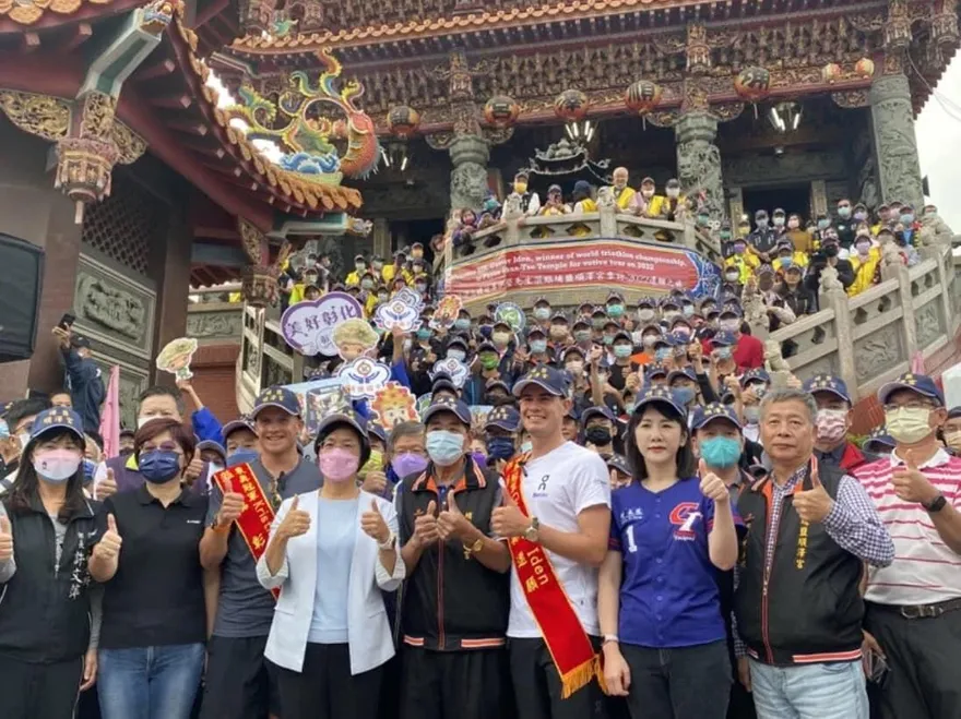 伊登戴「順澤宮神帽」9度奪冠！粉絲瘋搶光明燈　開放時間曝光