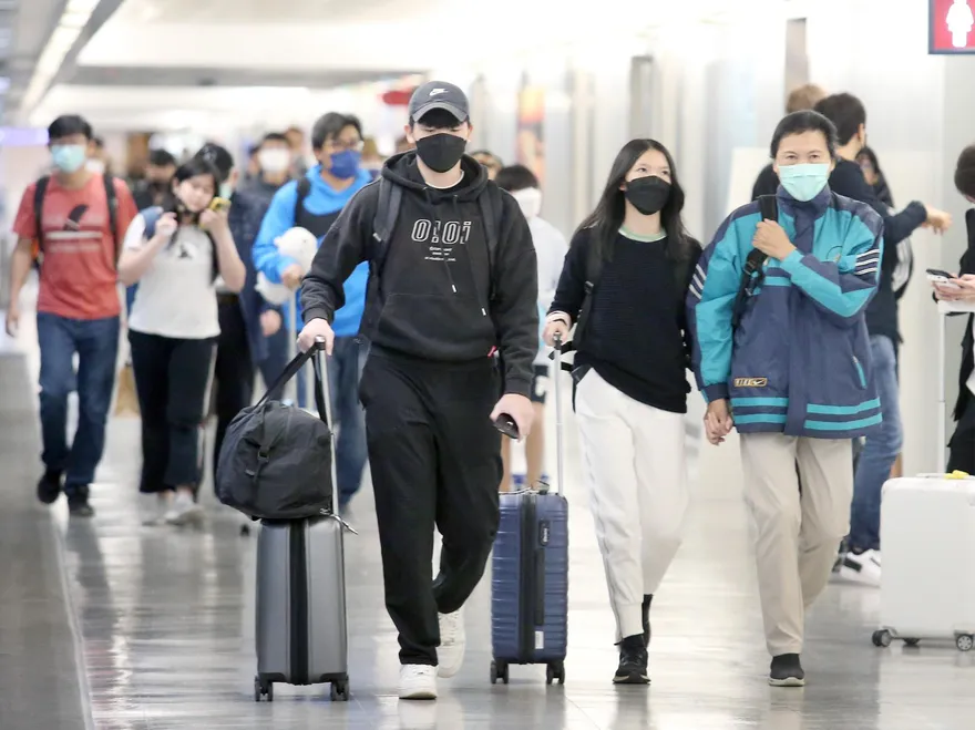 芭比Ｑ啦！陸宣布大解封　專家籲各國應提高「邊境採檢標準」