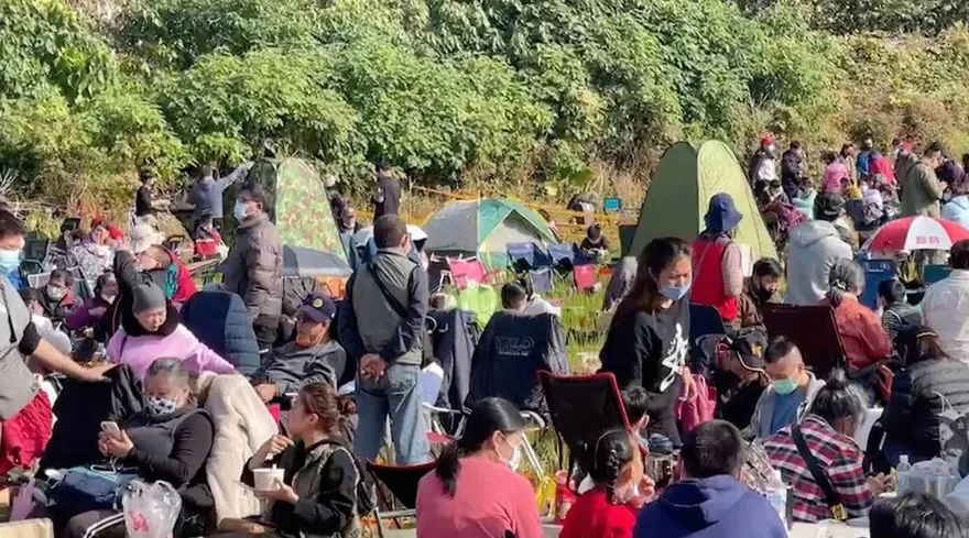搶紫南宮錢母還可抽金戒指！民眾搭帳篷排隊…人龍延绵2公里