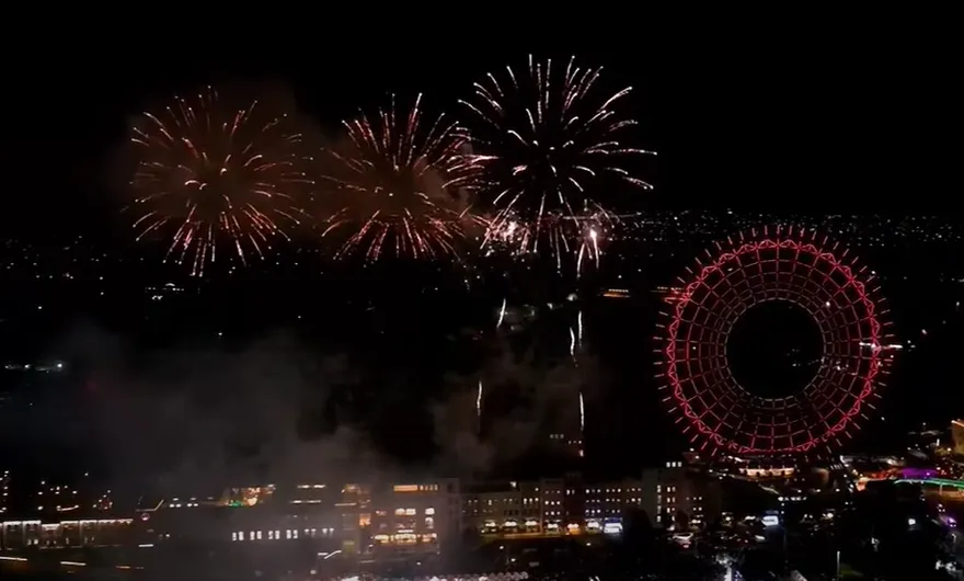 影/炫迎2023！台中麗寶樂園330秒「摩天輪煙火秀」超吸睛