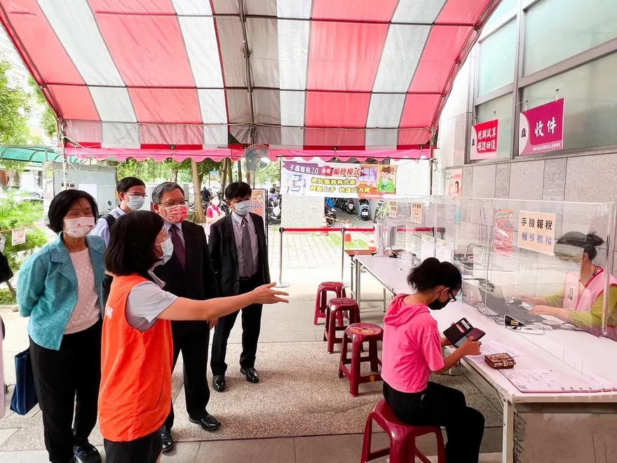 蔡英文上任6年稅收超徵將破兆？網嚇歪驚喊：民進黨大秘寶