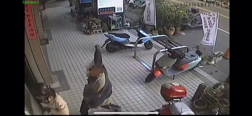 影/台中大甲隨機攻擊！女子遭痛毆腦震盪…男子落網稱「因為肚子餓」