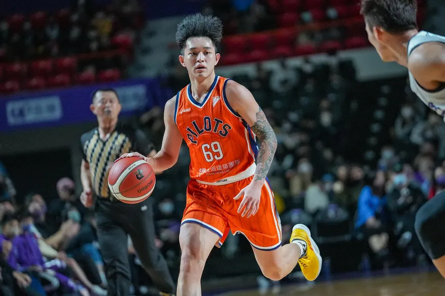 就問怎麼輸！盧峻翔再飆29分　領航猿奪平聯盟紀錄8連勝