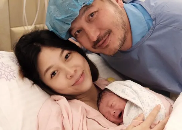 林柏昇老婆生了！KID社群分享一家3口燦笑合照