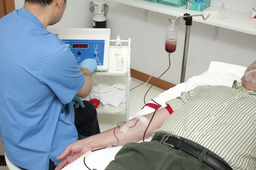 老師無三高及抽菸習慣突左臉歪斜、說話不清　送醫竟「急性缺血性腦梗塞中風」