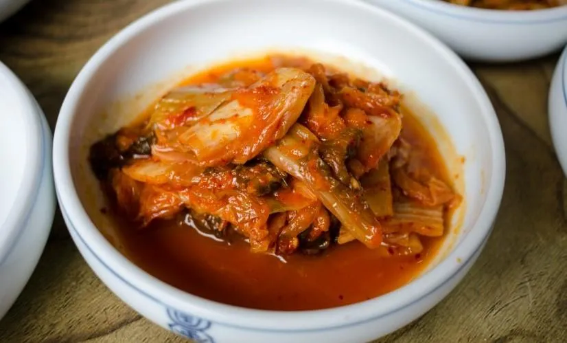 真的臭爆！高雄女拿「泡菜」灌滿鄰居限量球鞋　他怒告結果出爐