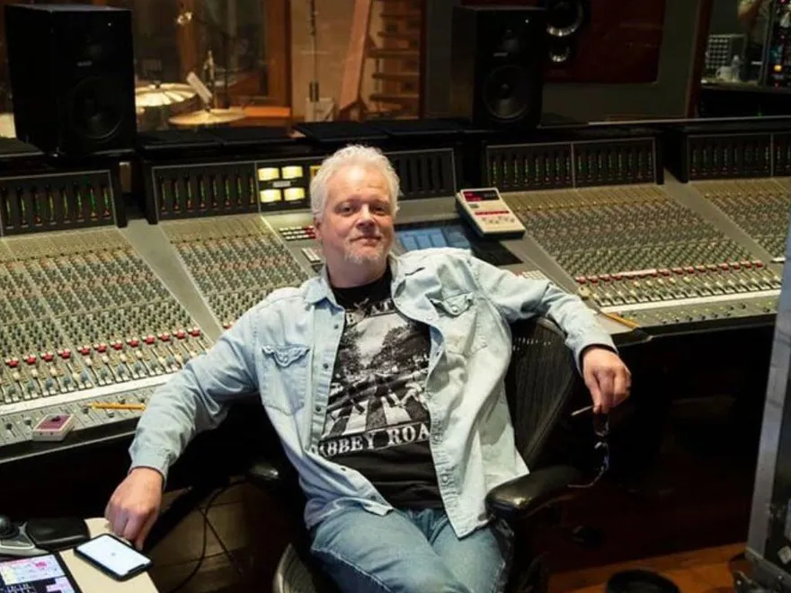 深夜「持槍恐嚇妻女」…葛萊美獎得主「遭警射殺」　震驚樂壇