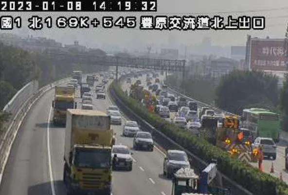 快訊/7車失控追撞…國1南下連環車禍！回堵2K塞爆