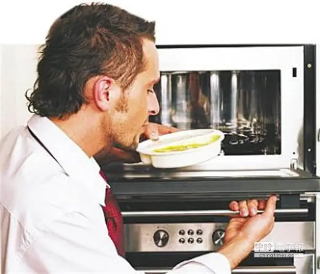 便當盒、塑膠袋易溶出毒物！　營養師「一個步驟」解決！