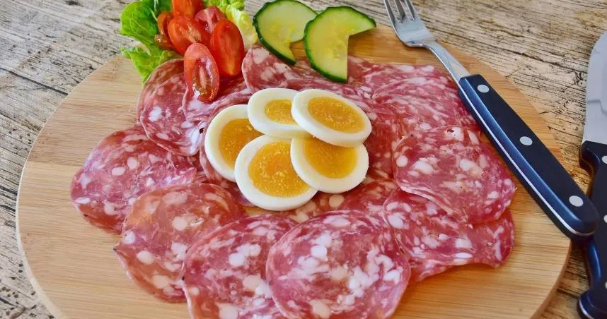 體檢3數值爆增！餐後愛吃「這1物」害他變胖　醫曝可怕後果：嚴重恐中風