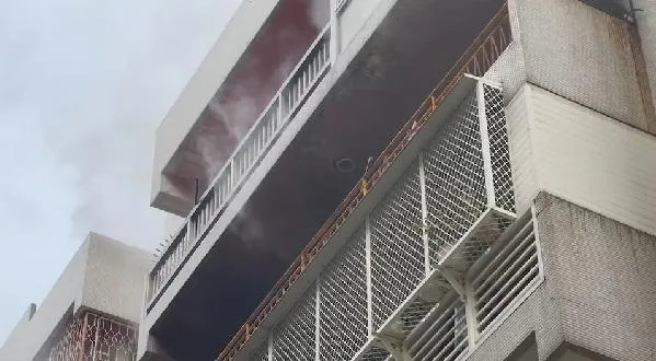 快訊/彰化民宅陽台火警！屋主曝「疑延長線釀禍」　黑煙微竄她驚魂未定