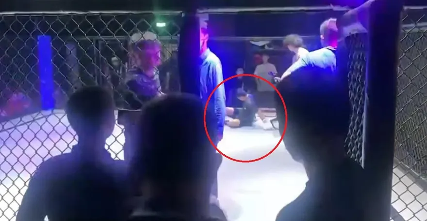 影/高雄格鬥賽把人尻暈畫面曝！拳手「無意識雙膝跪」送加護病房…情況不樂觀