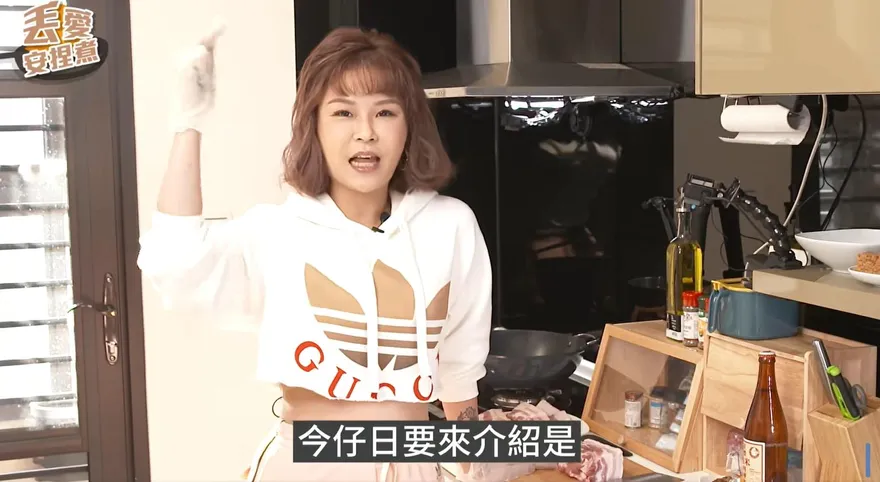 丟丟妹不甩婚變傳聞！新片「2天吸22萬觀看」　網揪「臉變了」驚呼：別整成塑膠