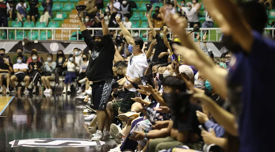 快訊/PLG鋼鐵人多名球員確診！全隊近半「隔離ing」　周末主場賽事延期