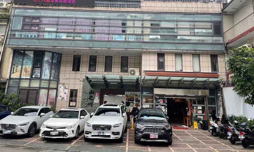 新北烏來溫泉飯員工意外死亡　頭部外傷倒臥飯店4樓水塔旁