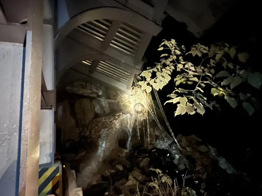 快訊/蘇花公路岩壁大崩塌！隧道被埋、雙向阻斷　「內部驚悚畫面」曝光