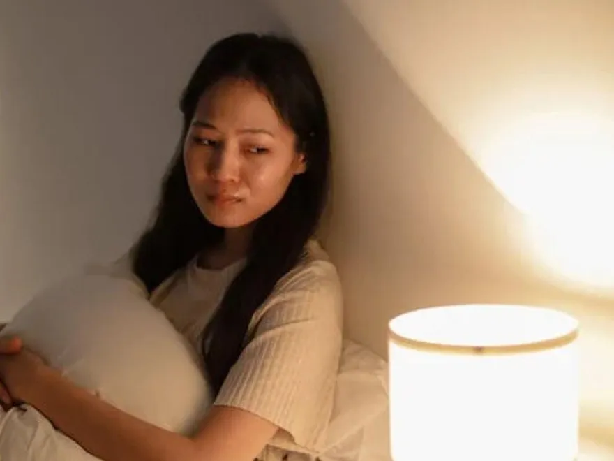 重男輕女！頂大妹沒錢回家卻得「發紅包給弟弟」　冷血媽一句話氣暈網友