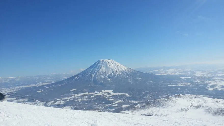 北海道羊蹄山驚傳雪崩！1外籍滑雪客遭「活埋」拉出已OHCA