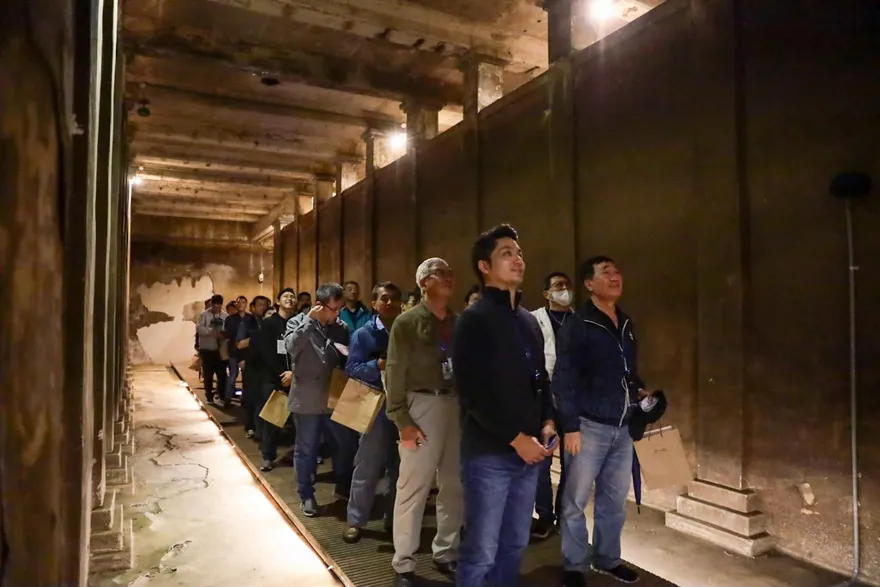 李四川、蔣萬安合體照曝光！7000網友一看秒暴動：專業