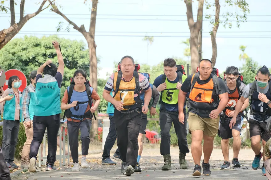 影/台大博士搶當巡山員！拚森林護管員6%窄門　最高月收46K