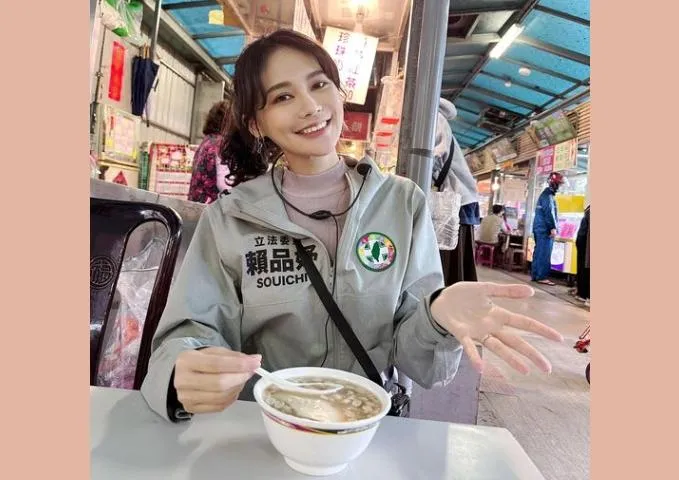 賴品妤吃豆花1堅持「吸1.6萬網友圍觀」！林靜儀1句話爆戰火