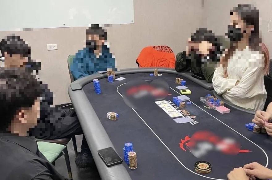 德州撲克職業賭場藏身公寓頂加　北市警逮10人扣3百萬籌碼