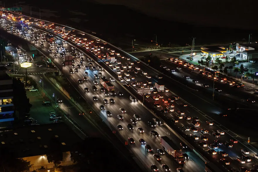小年夜車潮馬上湧現！國道5大易塞地雷路段　南下民眾最佳出發時機點曝