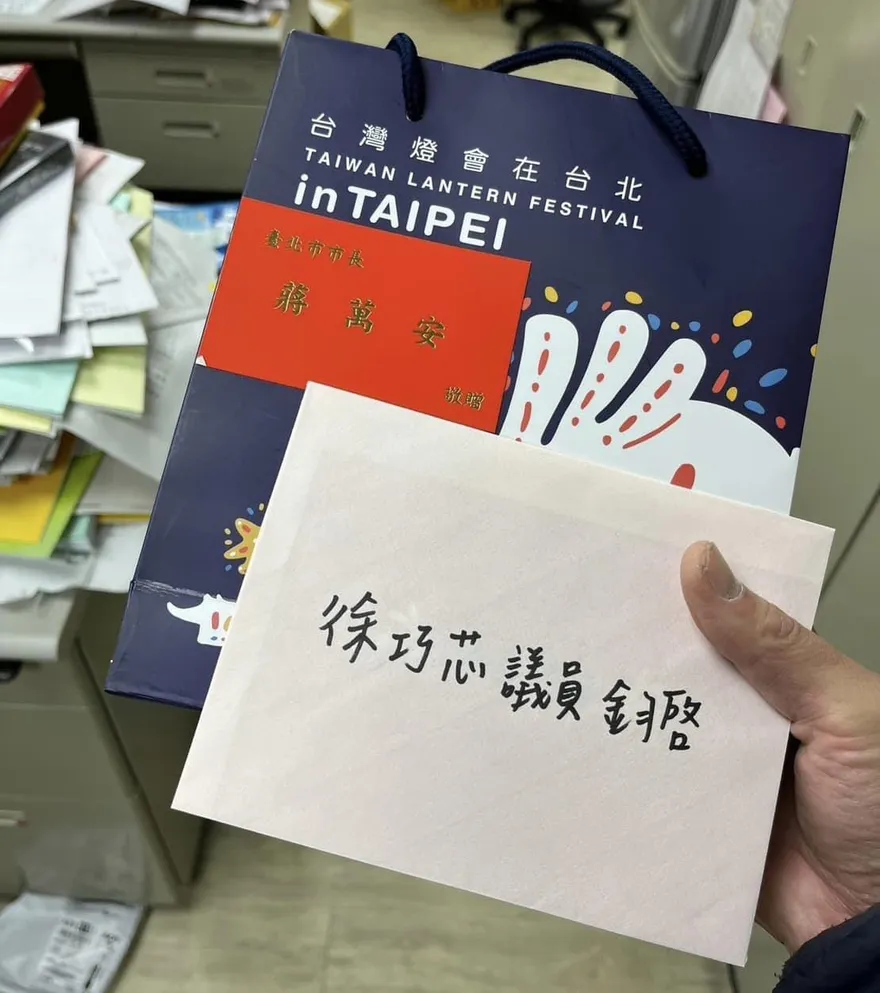 綠營轟蔣萬安拿稅金宣傳全家　徐巧芯還原真相：自己出錢的要你管？