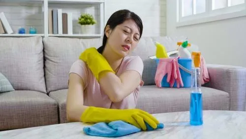 年末大掃除總是腰酸背痛？專家曝「6動作」做對可減少疲憊感
