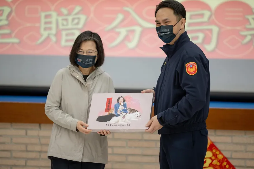 可憐？行政院長找嘸人　蔡英文親自幹這事…挨諷6個字