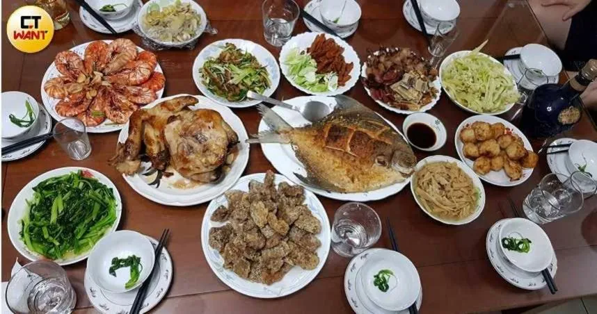 大嫂兒染諾羅她拒帶「未滿3個月嫩嬰」圍爐　竟慘遭婆婆嗆要堵人怒吼：惡媳！