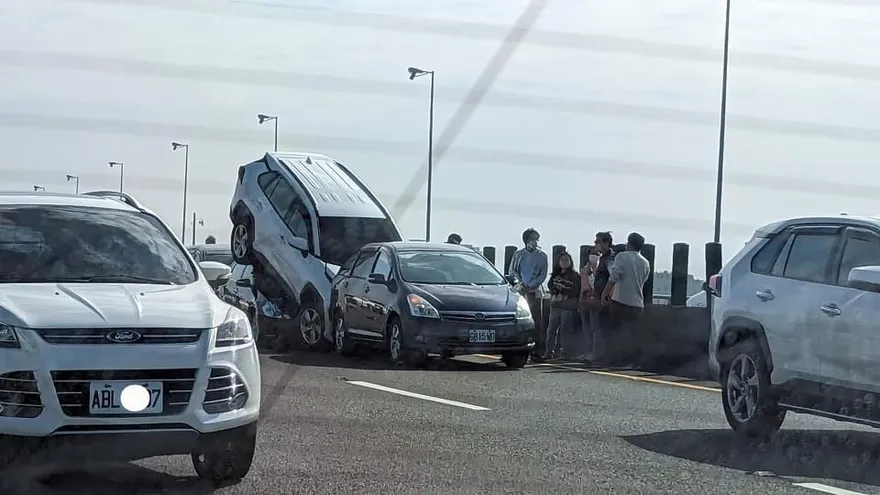 快訊/回娘家被耽擱了！國3彰化段北上五車堆疊連環撞　騎上車頂堵2公里