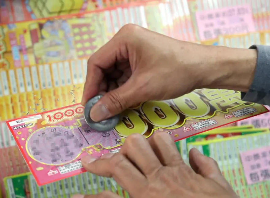 刮刮樂中獎1700元被暗槓600元！暗黑手法曝...新北鶯歌彩券行遭洗1星負評
