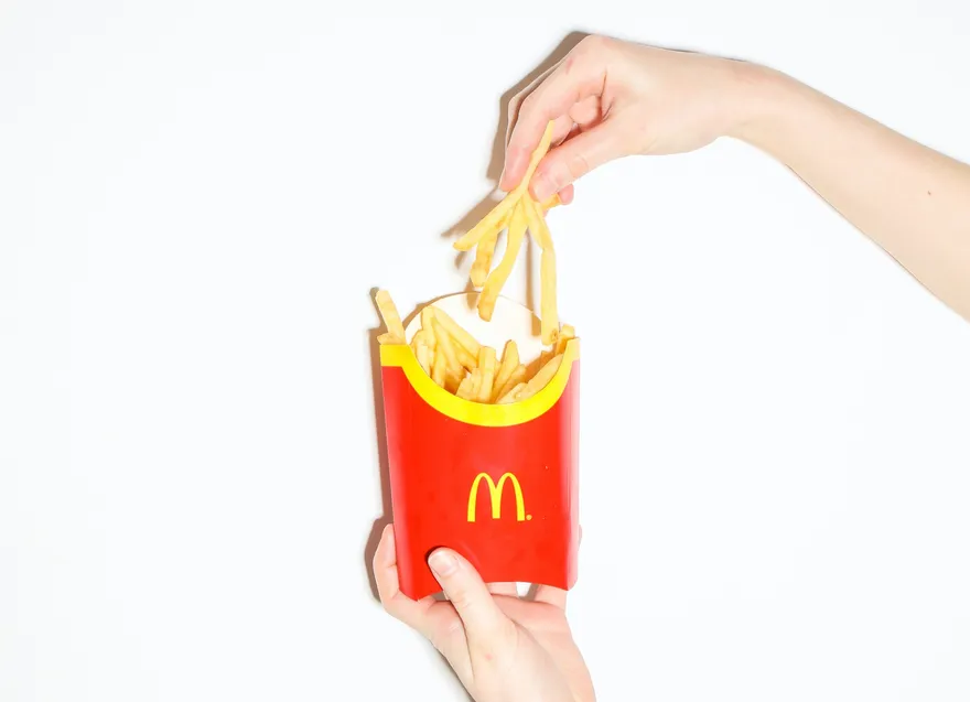 到麥當勞悠哉吃飯…英國男子吃太慢遭開3757元停車罰單