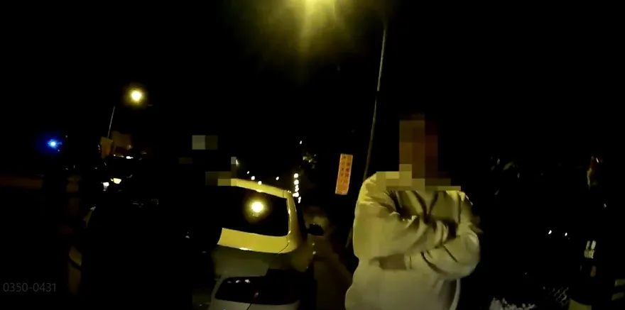 影/年初二惡煞擄人逼債！三峽警凌晨公墓旁截獲　主嫌吹口哨裝沒事全帶回