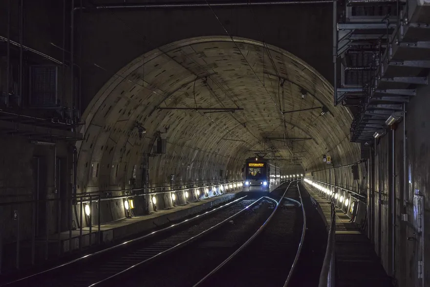 快訊／大年初三火車號誌故障！車廂卡隧道至少影響8車次　誤點30分鐘台鐵急搶修