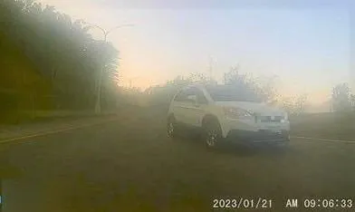 影/除夕險變忌日！嘉義版四輪「白色飛彈」逆向衝　兩輪騎士秒現人生跑馬燈