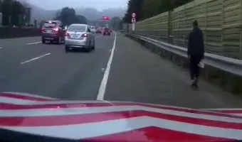 影/我想回家！6旬男徒步國3「要回台北過年」　國道暖警及時救援