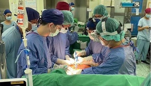 男除夕腦死器捐　中榮召回上百醫護耗時逾20小時接力移植！遺愛讓20病患受惠