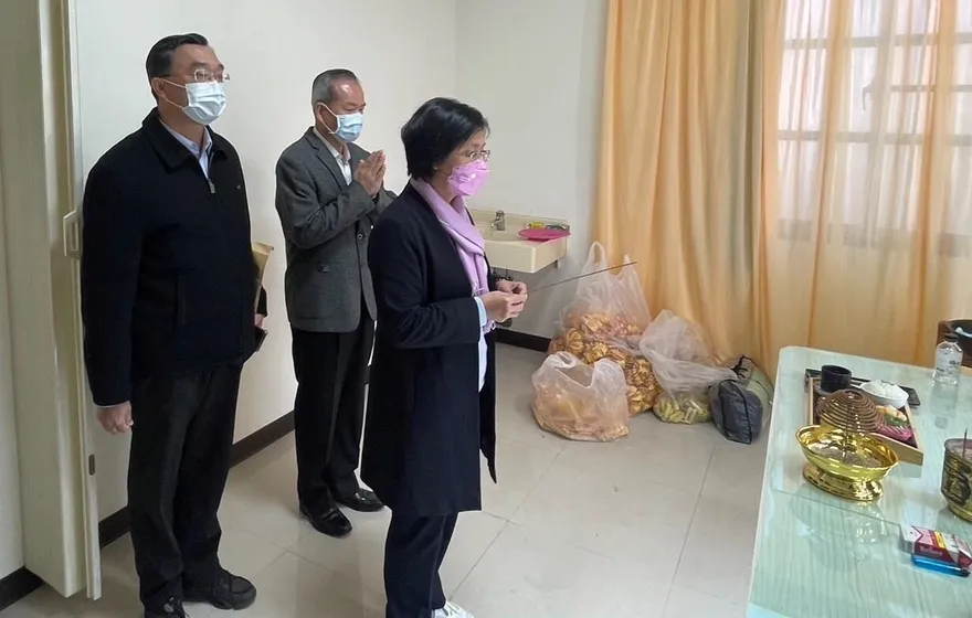 彰化警遭毒駕撞死案！縣長王惠美南下高雄慰問殉職警家屬　「將協助爭取最高撫卹」