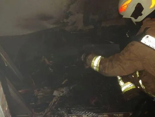 快訊/年初五基隆惡火吞噬民宅！疑酒後吵架縱火　2人送醫救治