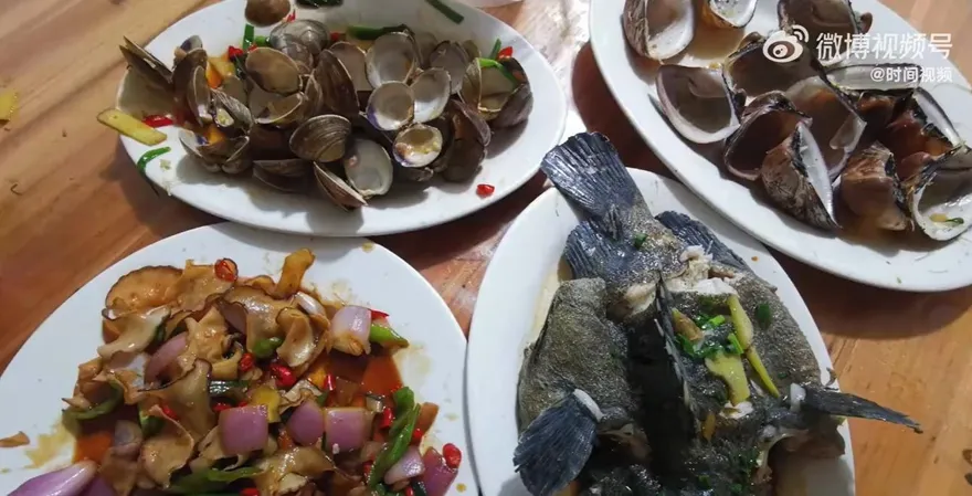 旅客到「天下第一灘」遊玩被小黃司機套路　帶至抽成餐廳用餐4菜竟要價6600元