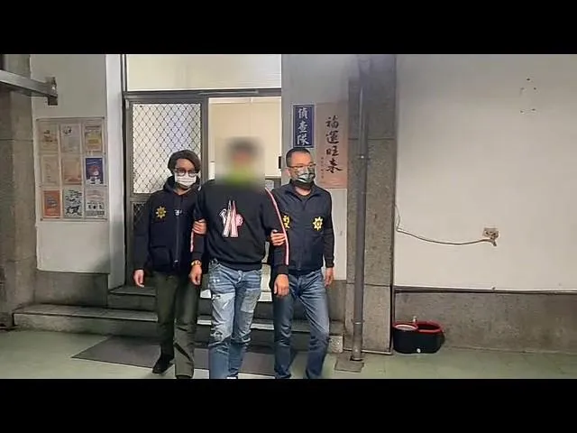 逮到了齁！台中街上亮超大把「霰彈槍」　他這下芭比Q了