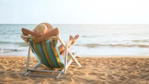 連假過完不想開工？專家揭密「歡樂時光過得特別快」原因：別再追劇、滑手機